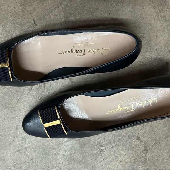 VINTAGE Salvatore Ferragamo Black Heels with Buckle Detail - Picture 2 of 3